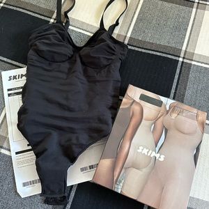 Skims Sculpting Thong Bodysuit